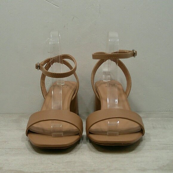 Womans Haley Ankle Strap Block Heels Nude Tan Sandals Size 10 M - Picture 3 of 11